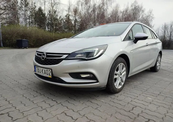 samochody osobowe Opel Astra cena 28900 przebieg: 274000, rok produkcji 2017 z Pińczów